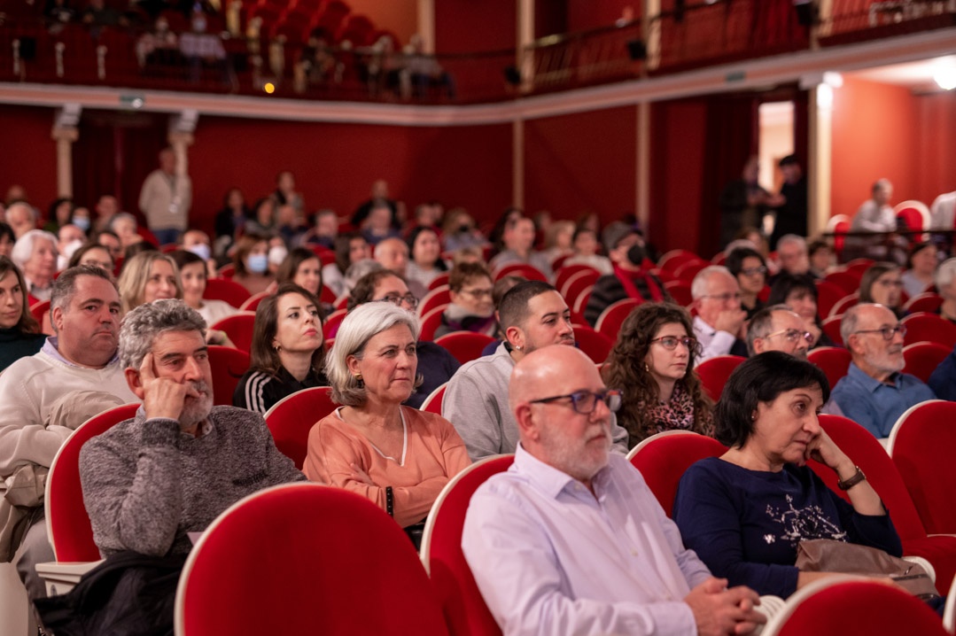 Público en Teatro Salón Cervantes