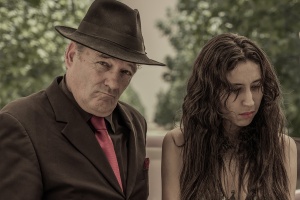 A PLENA LUZ DEL DÍA