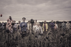 DRAUSSEN IST WO DU NICHT BIST