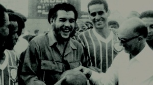 A INCRÍVEL VOLTA AO MUNDO DO TRICOLOR SUBURBANO