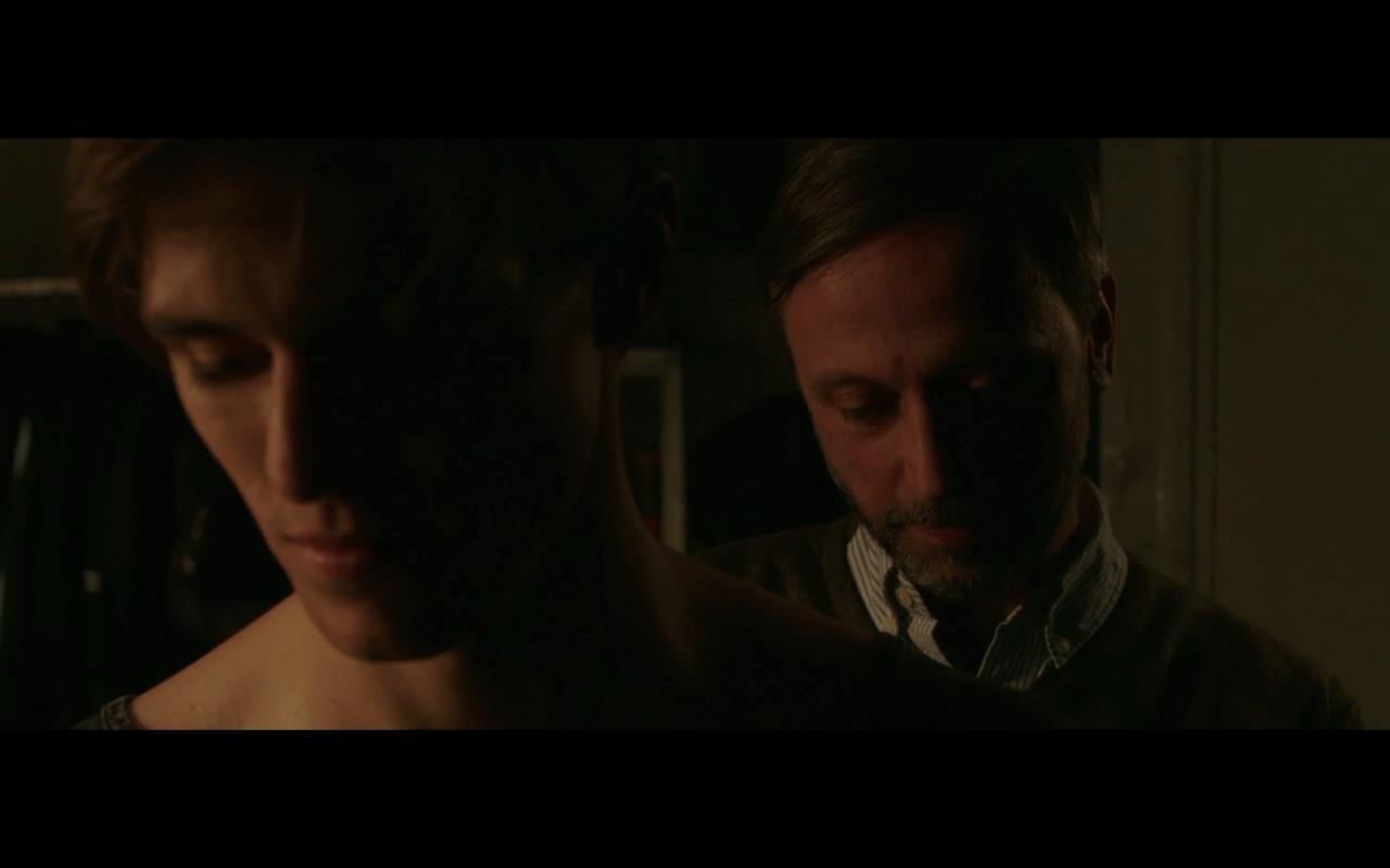 DES ANGES SUR UNE TÊTE D’ÉPINGLE 