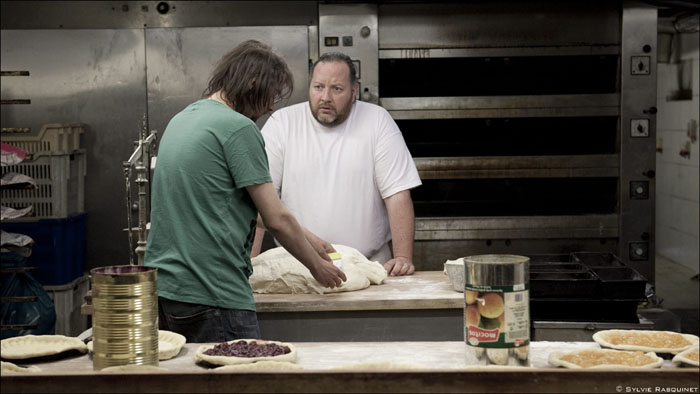 VIVRE ENCORE UN PEU...