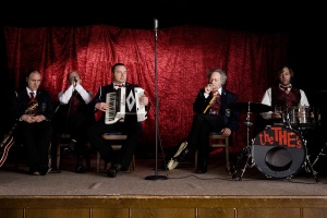 BETTY B. & THE THE'S