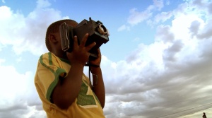 ZWISCHEN HIMMEL UND ERDE