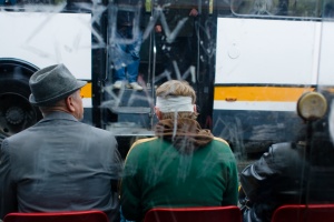 ÎNCEARCă Să NU CLIPEşTI