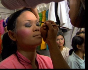 LA SESION DE MAQUILLAJE