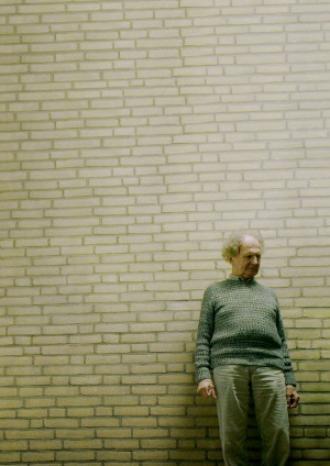 VON HUNDEN UND TAPETEN