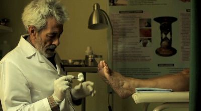 DOCTOR LEÓN. PEDICURO