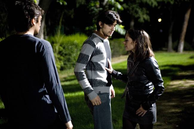 RETRATO DE MUJER BLANCA CON NAVAJA